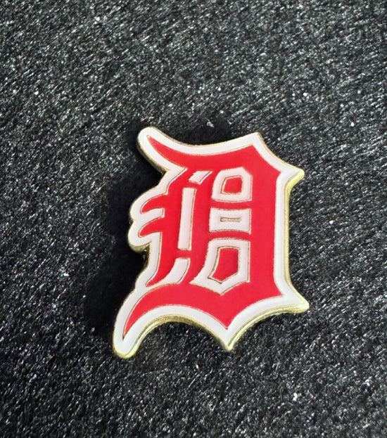 Detroit Tigers Lapel Pin Baseball Team logo for hats , vests , shirts or a gift